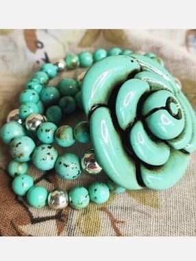 Carved Rose Triple Strand Beaded Stretch Bracelet Lacquered Silver Tone Artisan